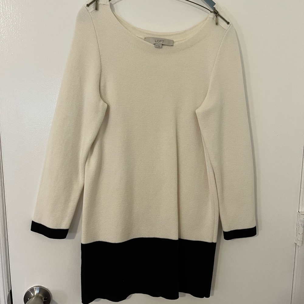 LOFT Women's Sweater in Cream and Black